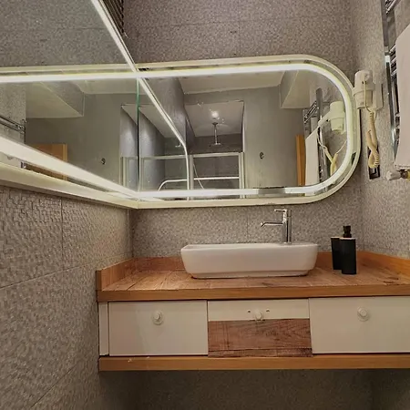 Taksim Square1br 01 *